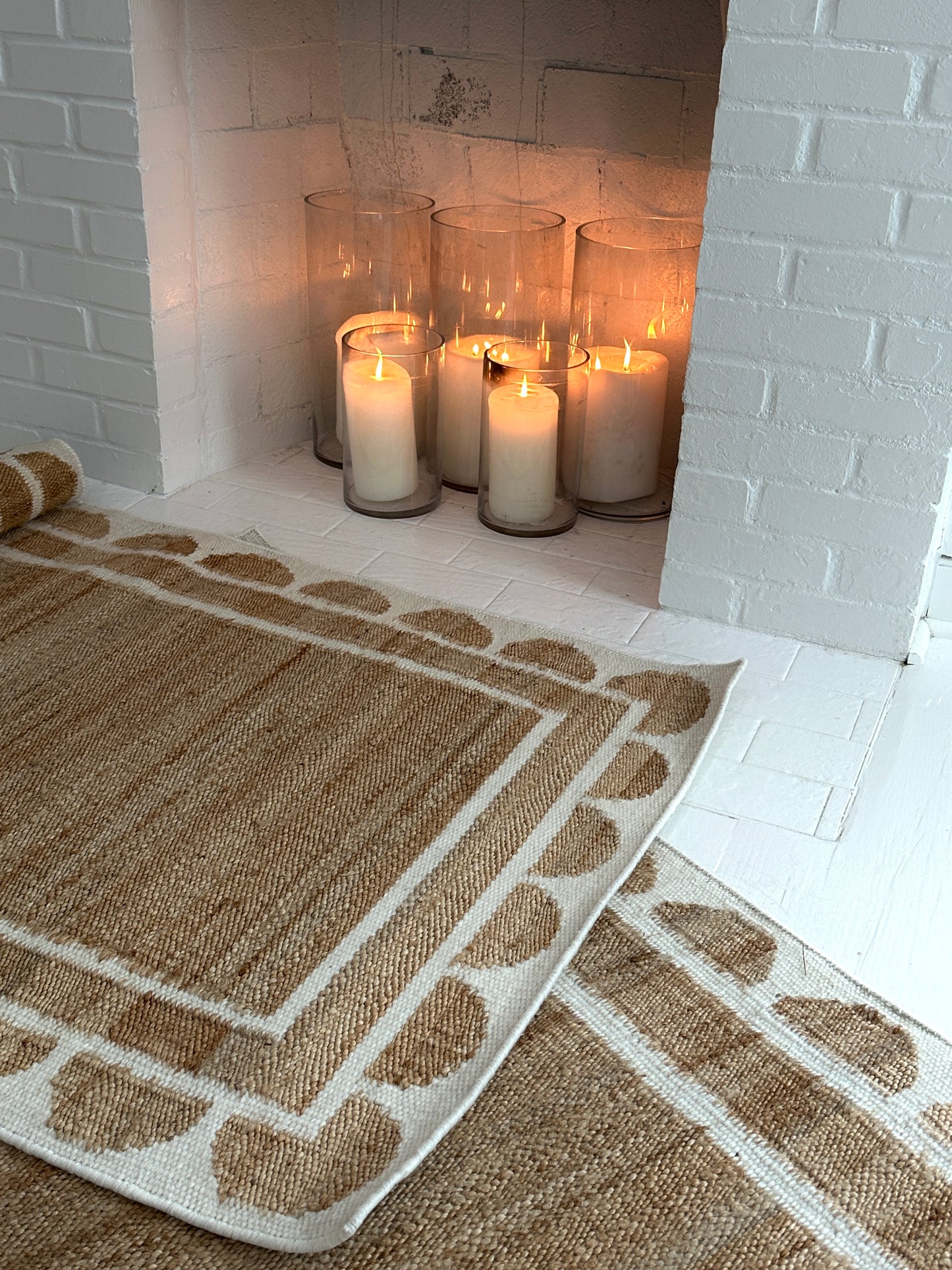 Cotton White Scalloped Edge Jute & Wool Combo Rug