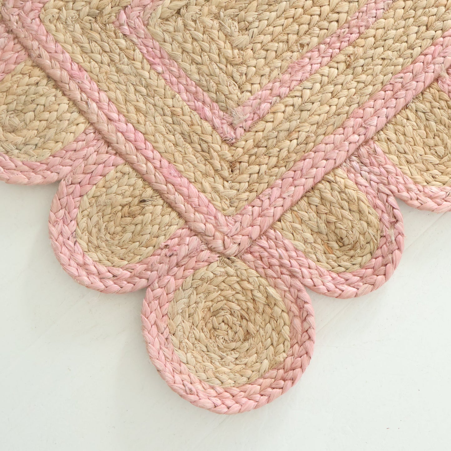 Light Pink Scalloped Jute Mini Rug