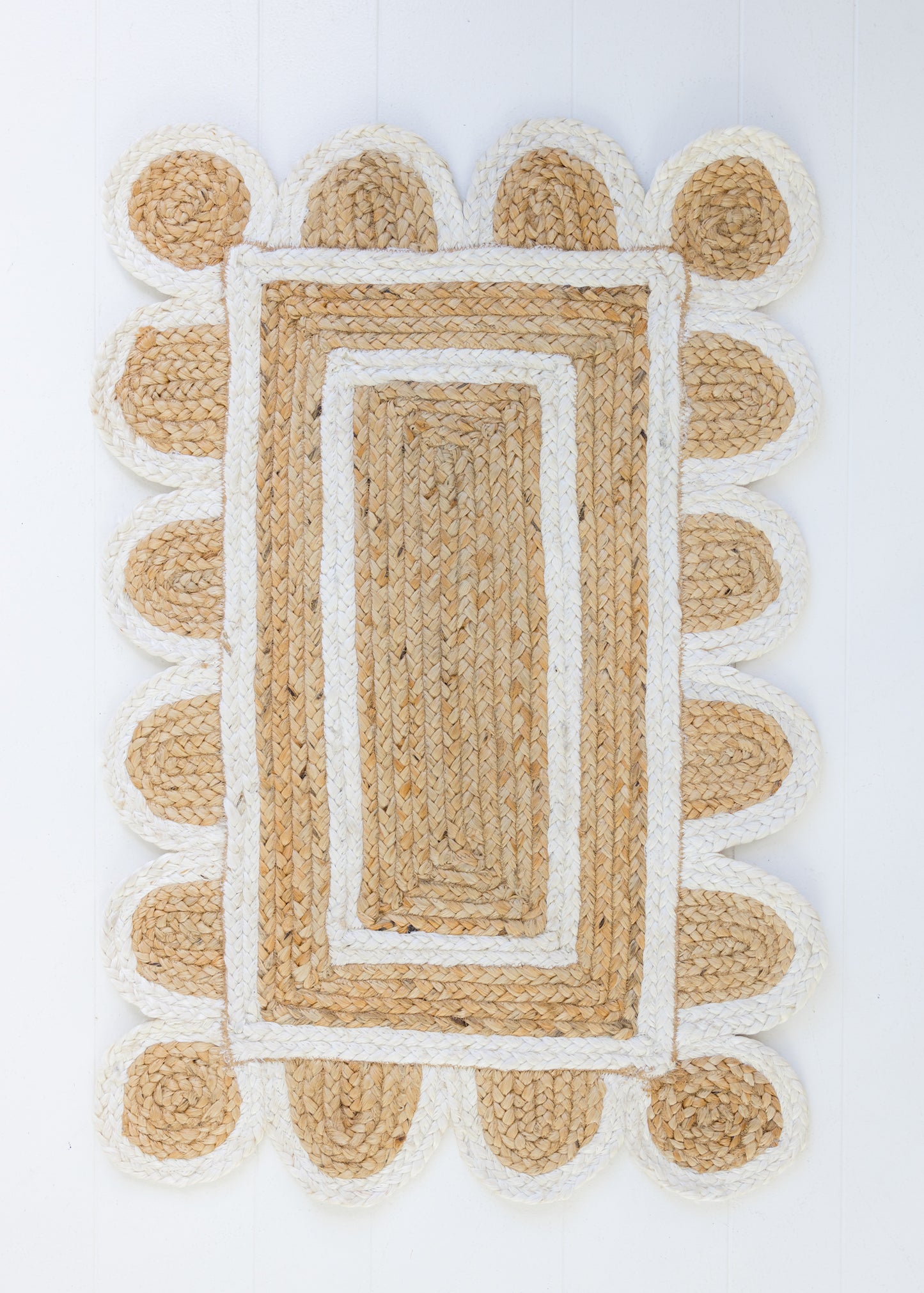 White Scalloped Jute Rug