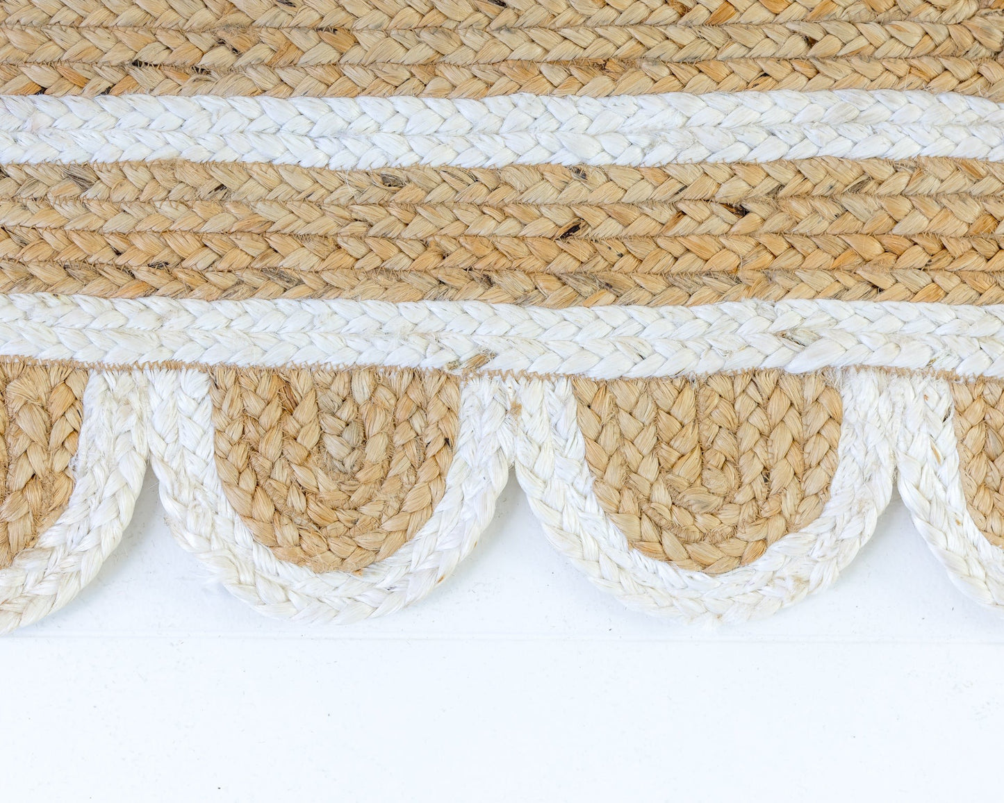 White Scalloped Jute Mini Rug (ready to ship)