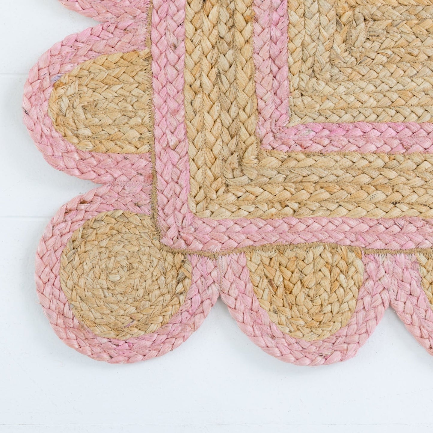 Bright Pink Scalloped Jute Mini Rug