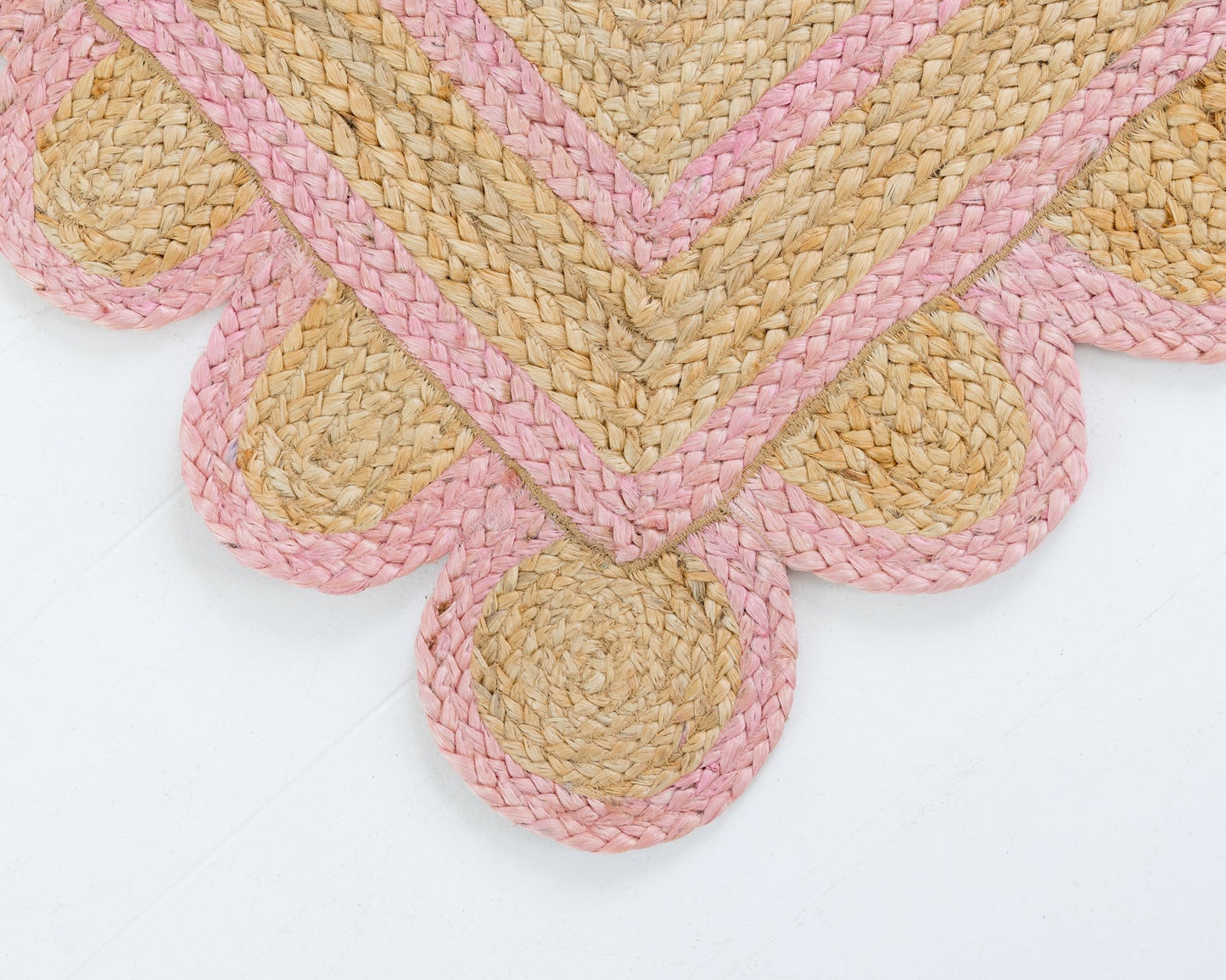 Bright Pink Scalloped Jute Mini Rug