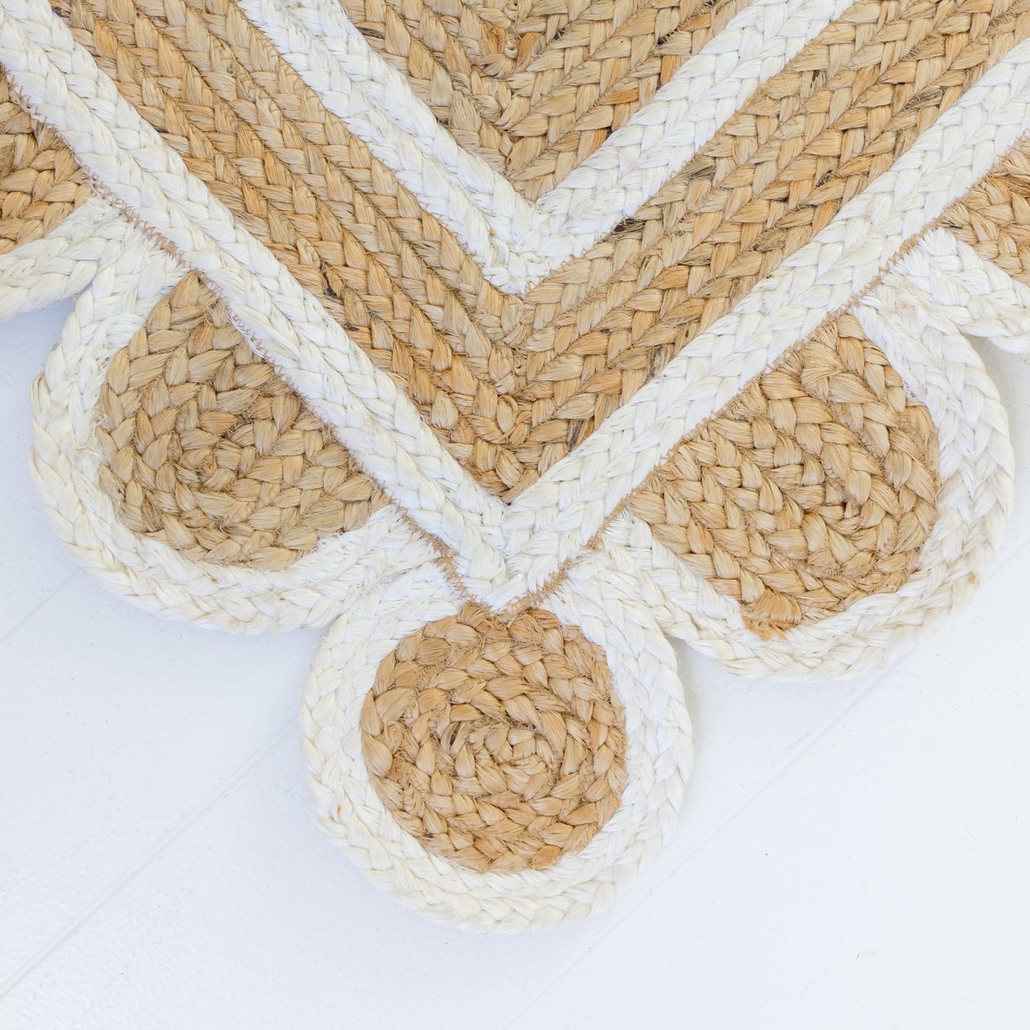 White Scalloped Jute Mini Rug (ready to ship)