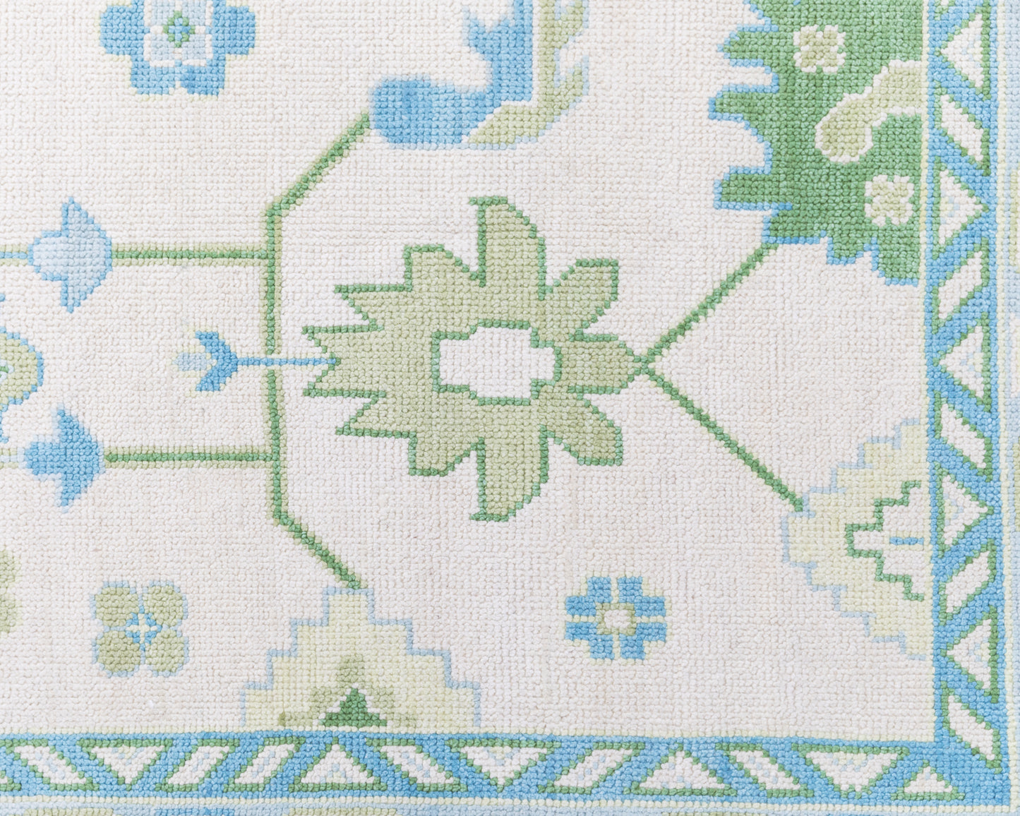 Emogene Modern Oushak Rug