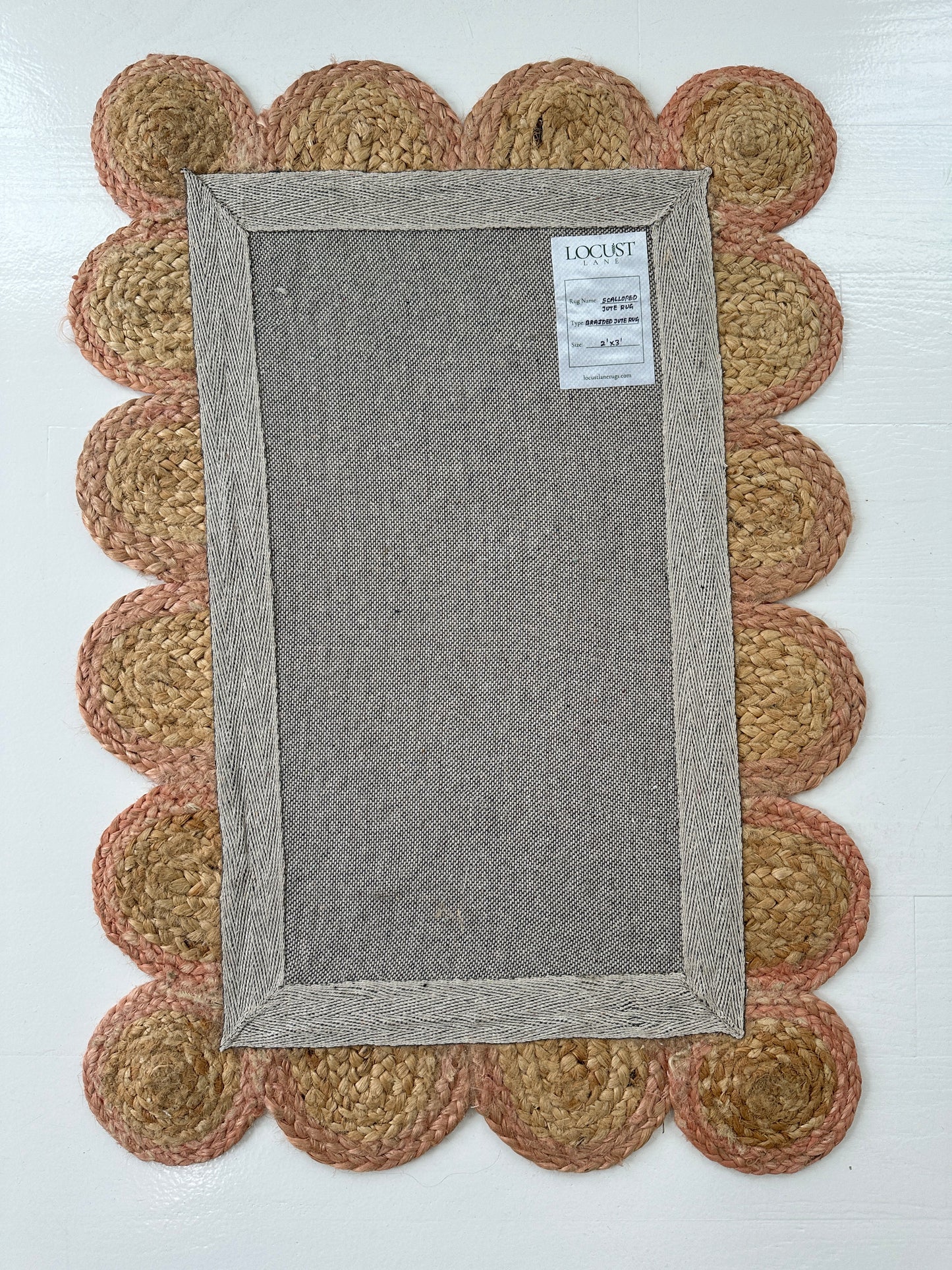 Light Pink Scalloped Jute Mini Rug