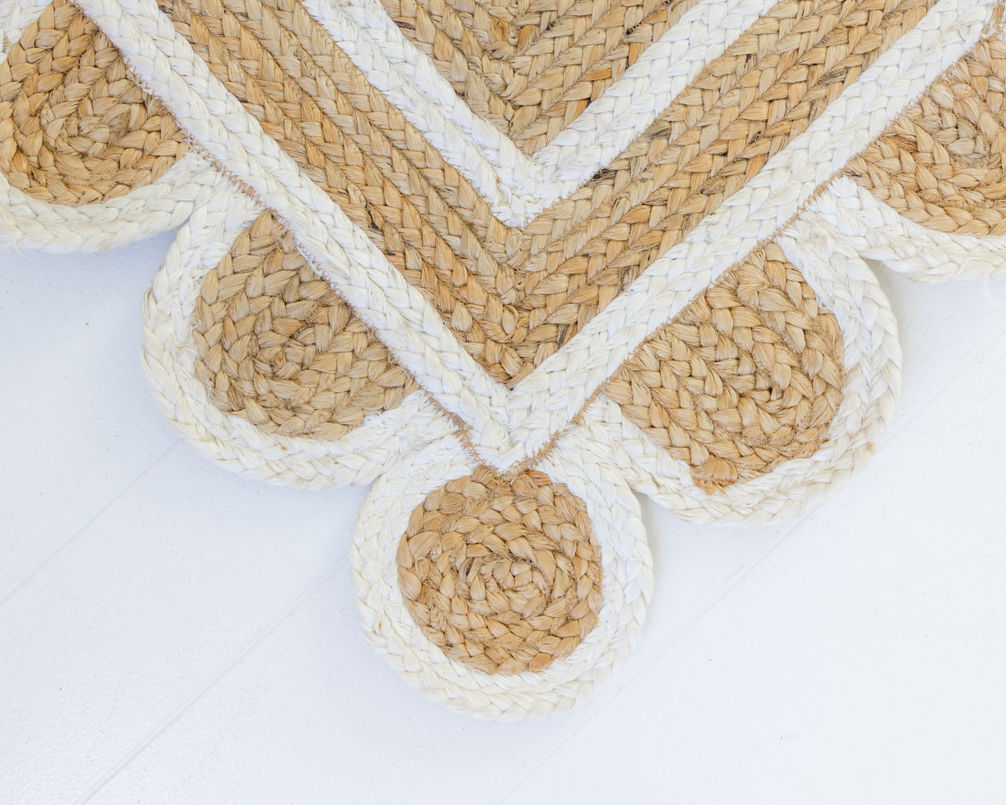 White Scalloped Jute Rug (ready to ship)