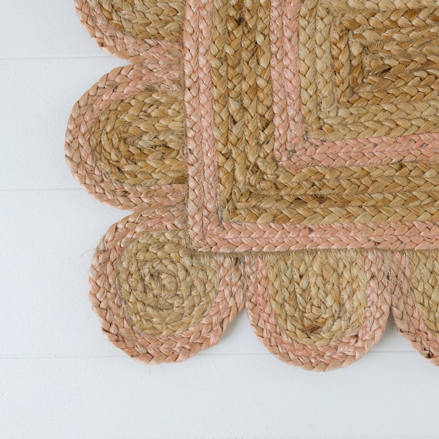 Light Pink Scalloped Jute Mini Rug