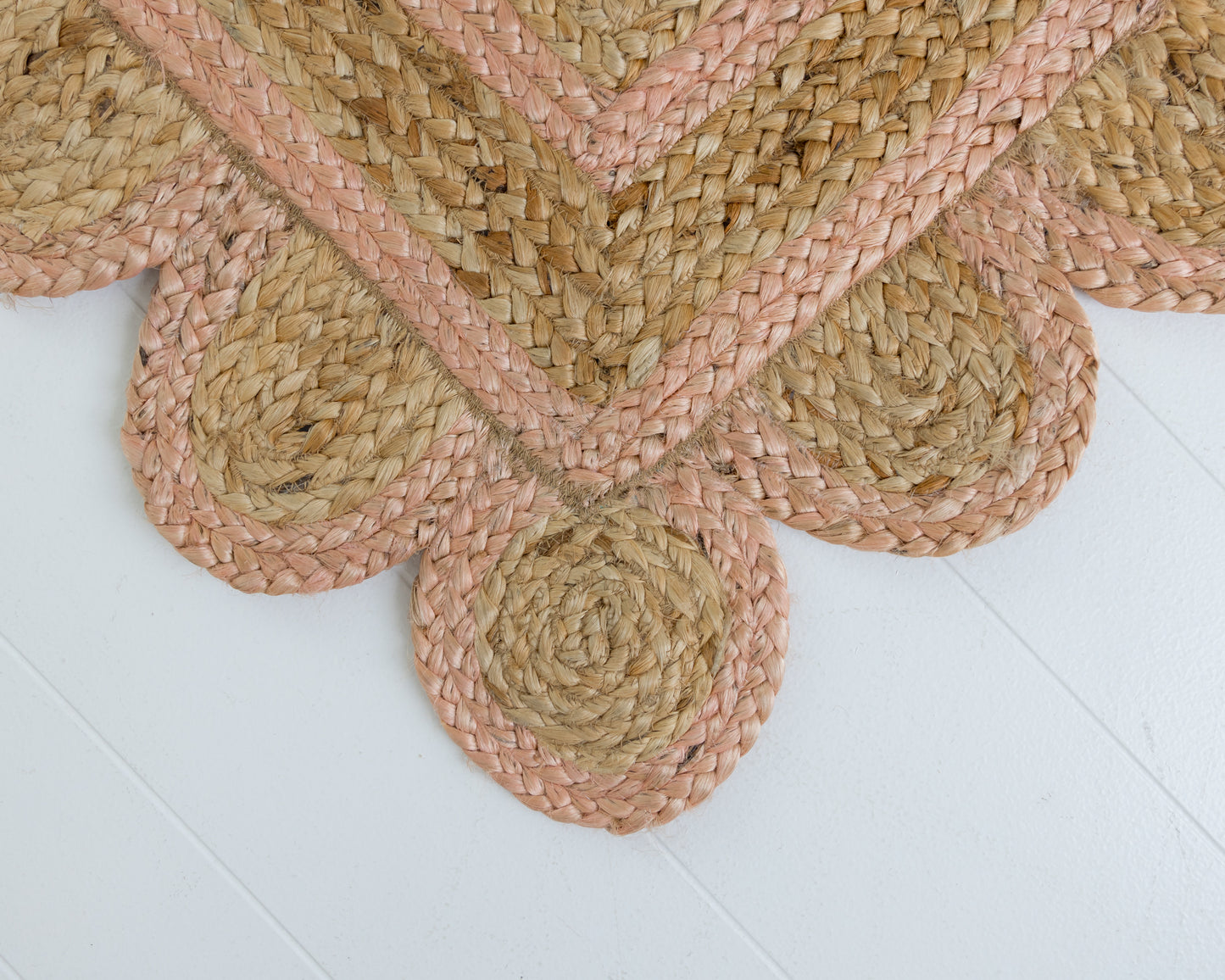 Light Pink Scalloped Jute Mini Rug