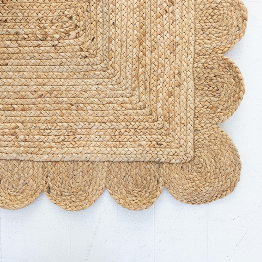 Natural Scalloped Jute Rug