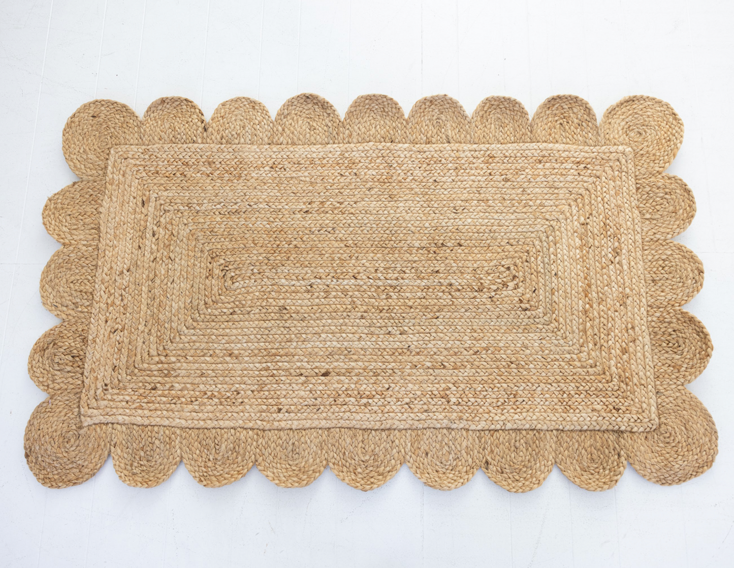 Natural Scalloped Jute Rug