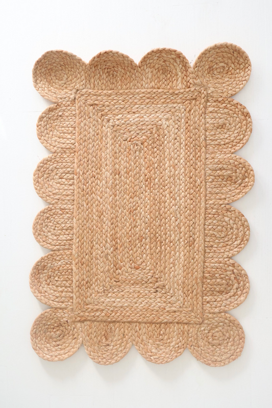 Natural Scalloped Jute Rug