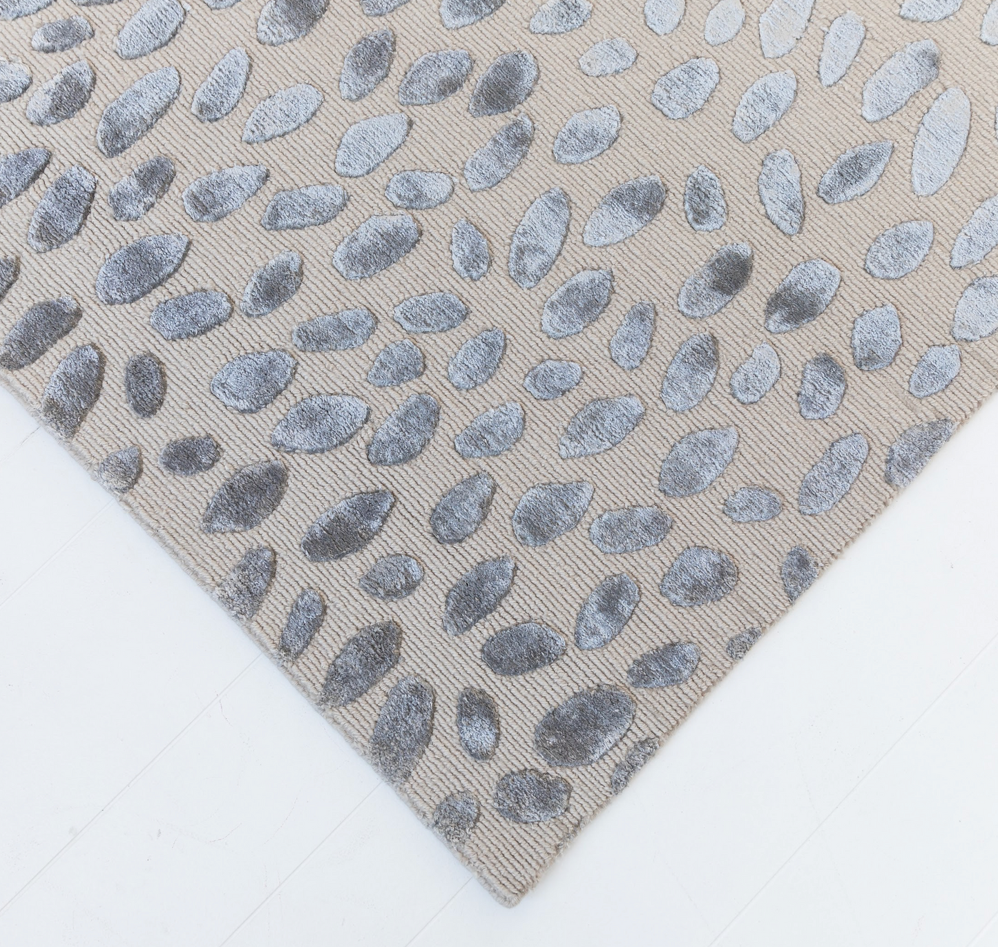 Jane in Pewter Silk Handcrafted Rug