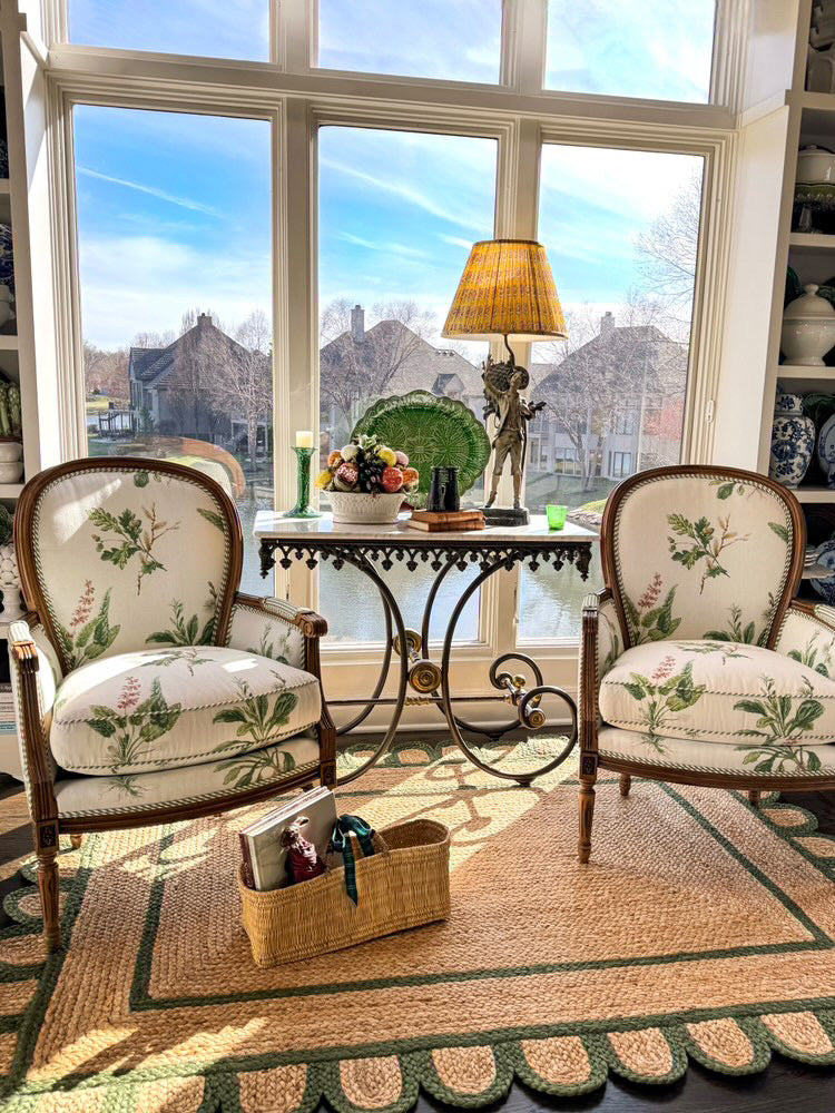 Handwoven 100% jute rug with natural field, forest green scalloped edge, and protective cotton backing – Forest Green Scalloped Edge Jute Rug by Locust Lane Rugs